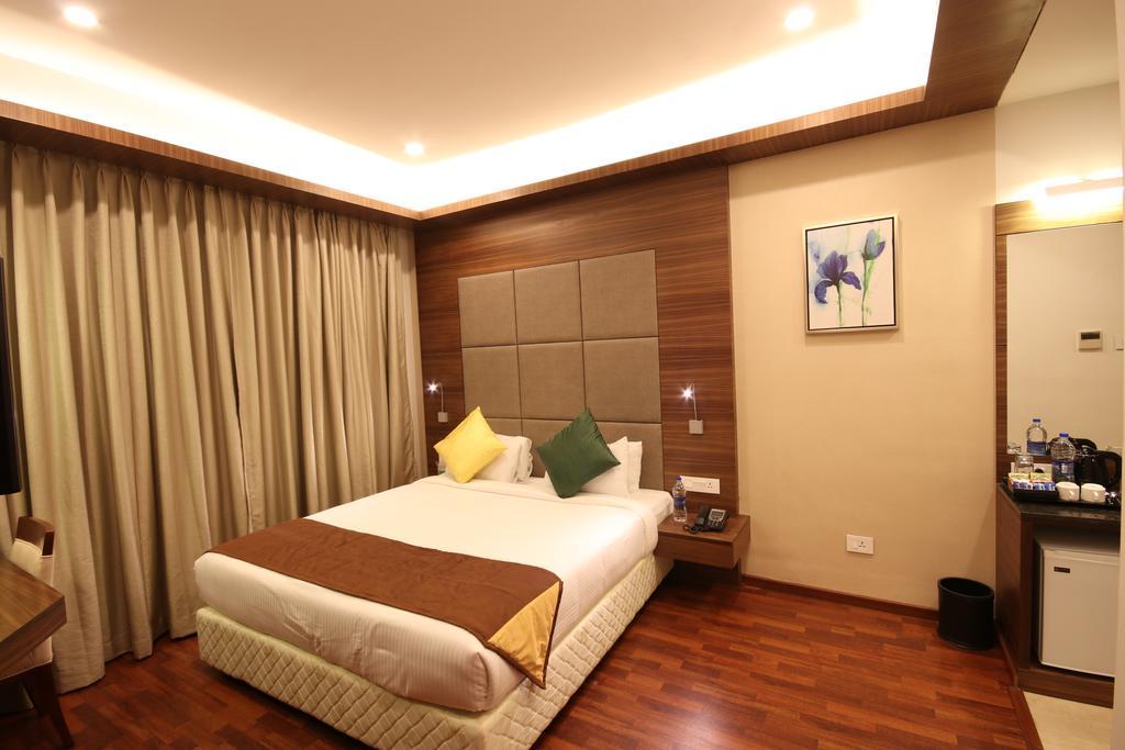 Khanna Fiesta Vellore Exterior photo