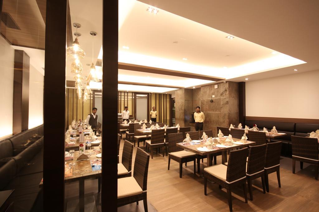 Khanna Fiesta Vellore Exterior photo
