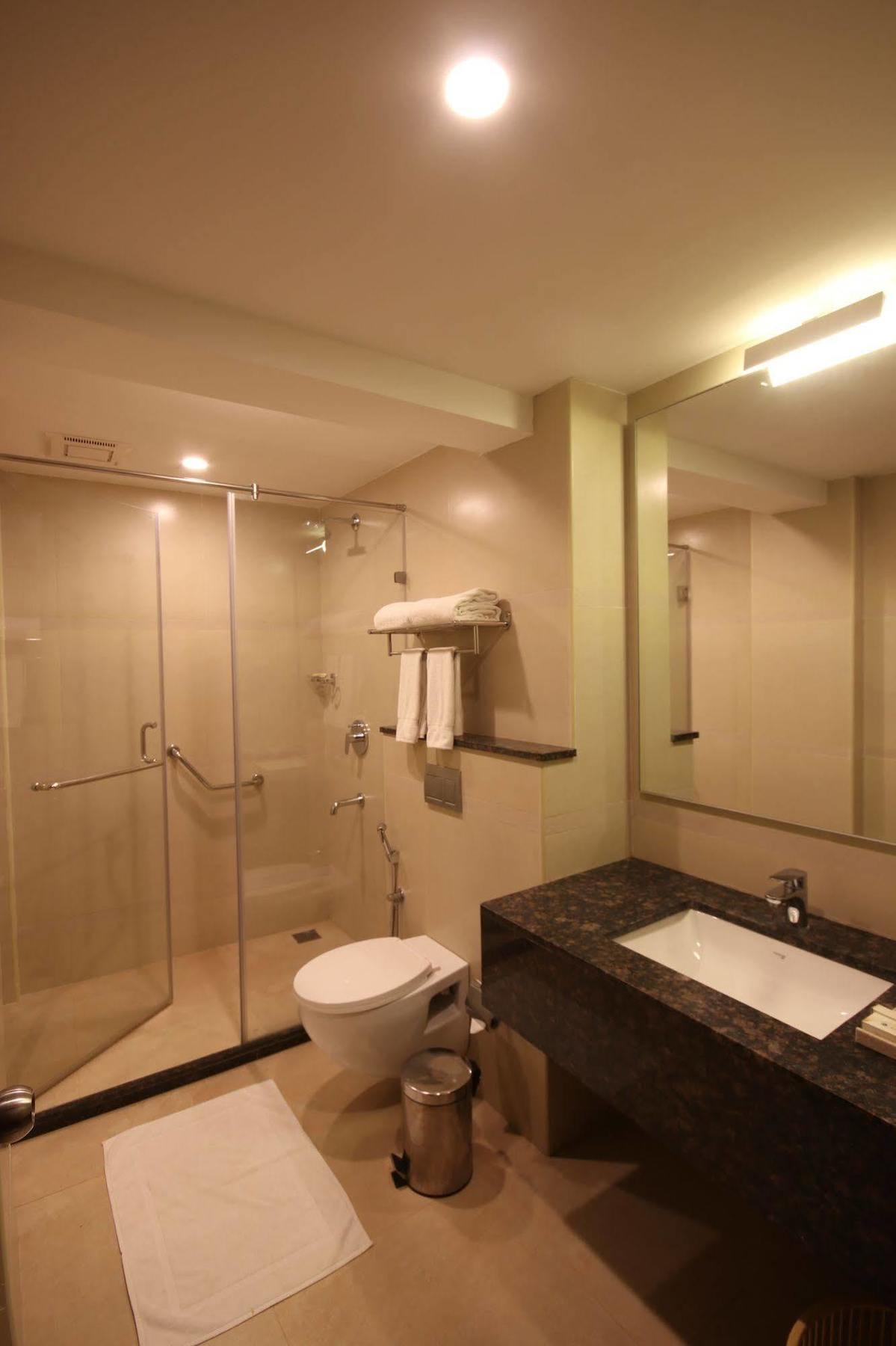 Khanna Fiesta Vellore Exterior photo