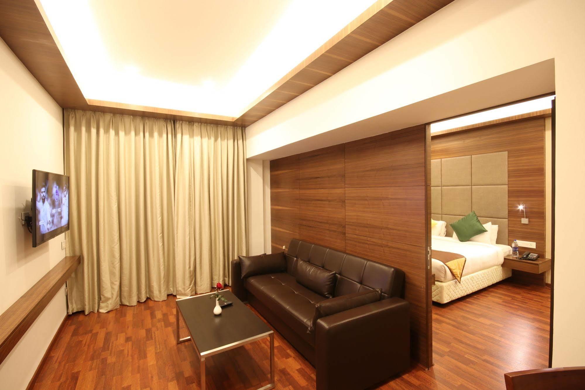 Khanna Fiesta Vellore Exterior photo