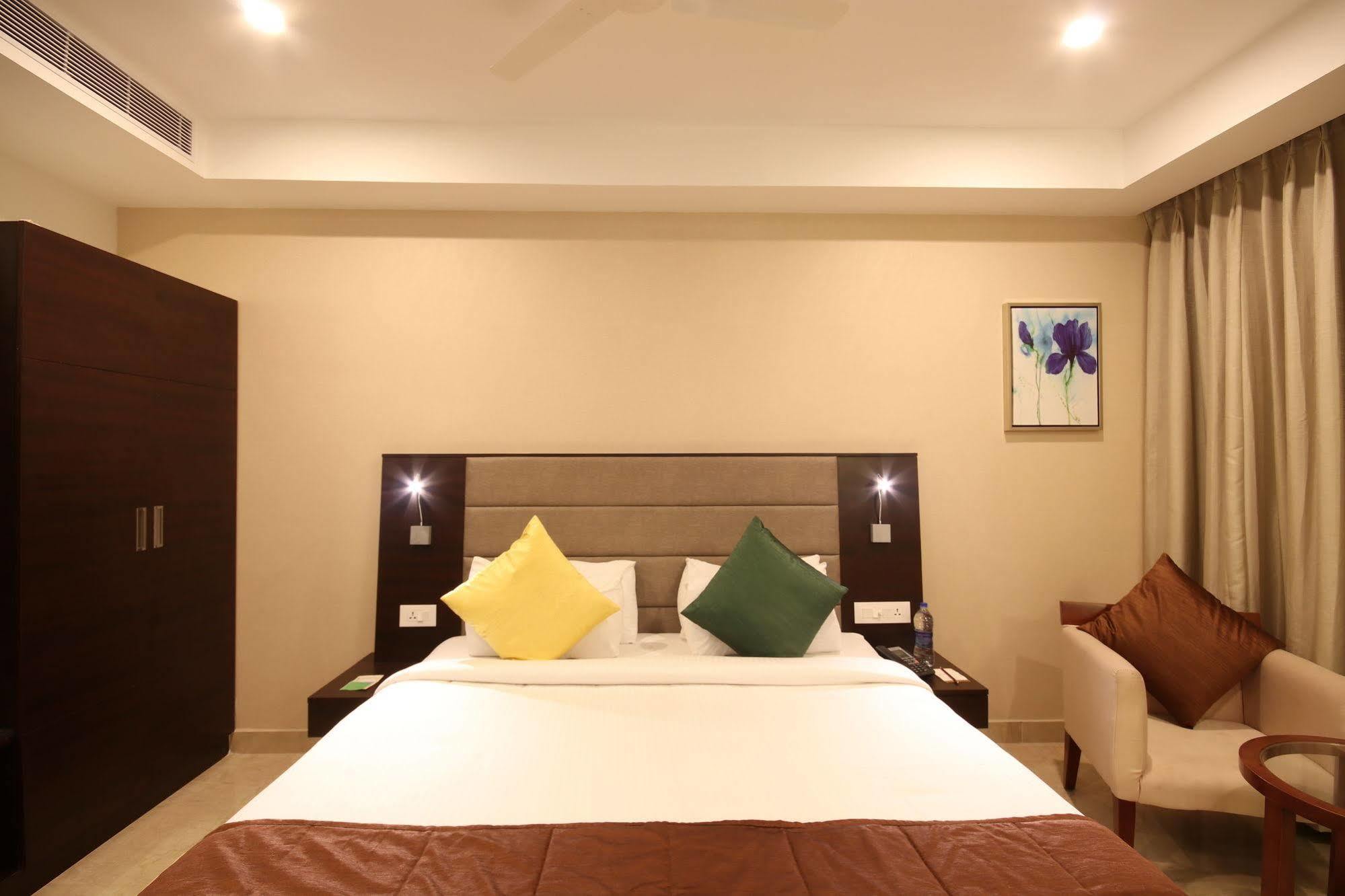 Khanna Fiesta Vellore Exterior photo
