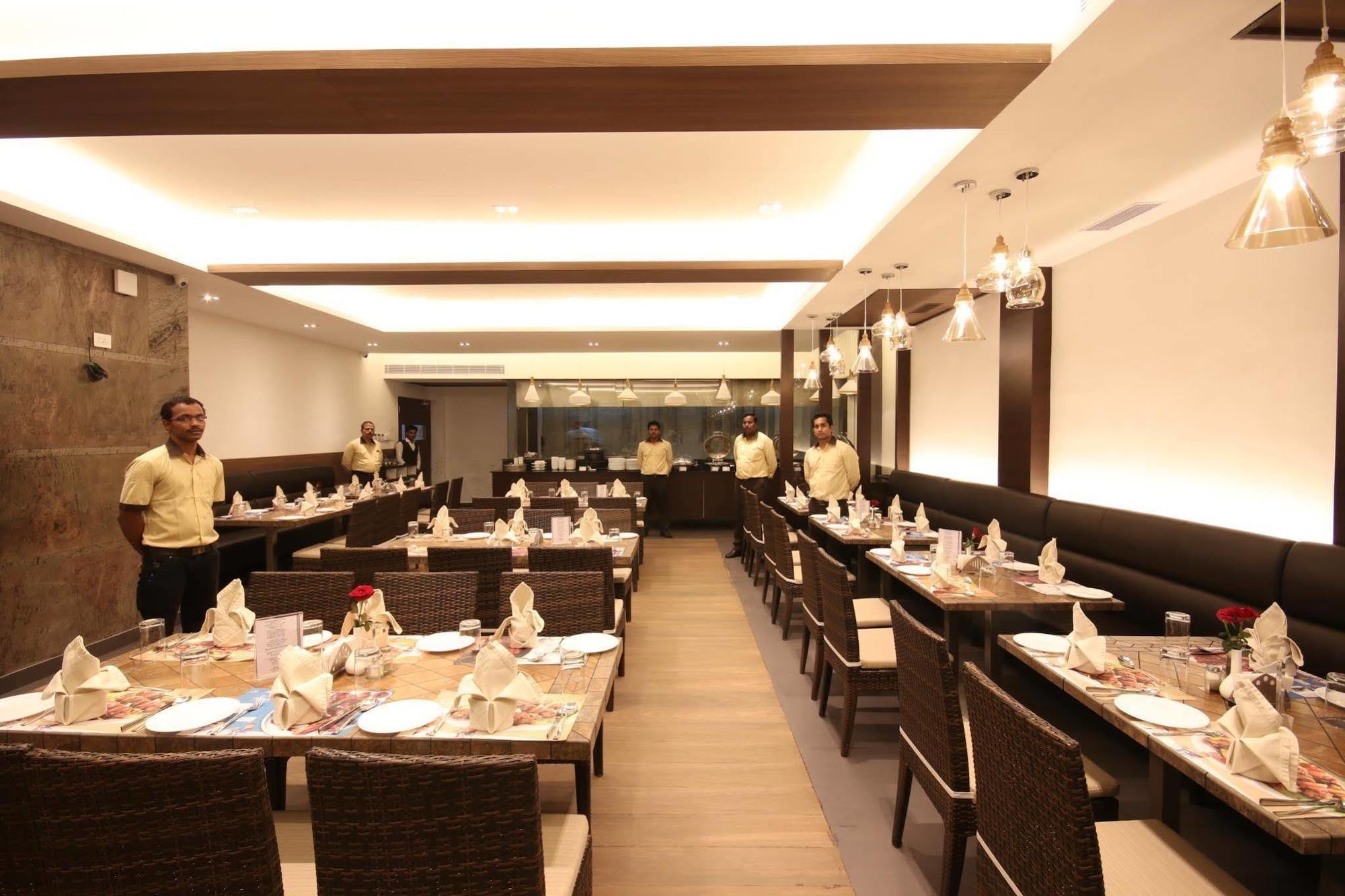 Khanna Fiesta Vellore Exterior photo