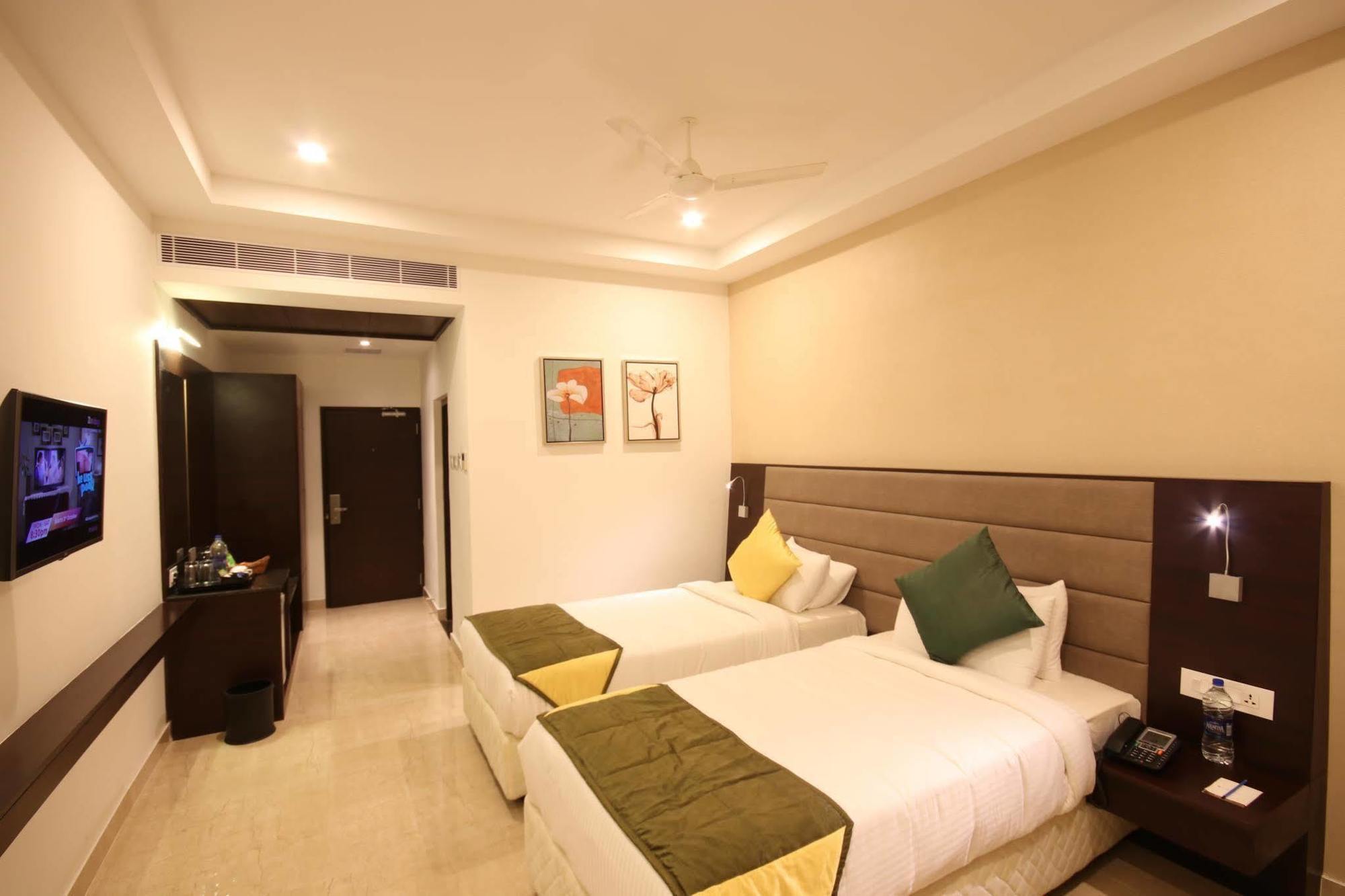 Khanna Fiesta Vellore Exterior photo